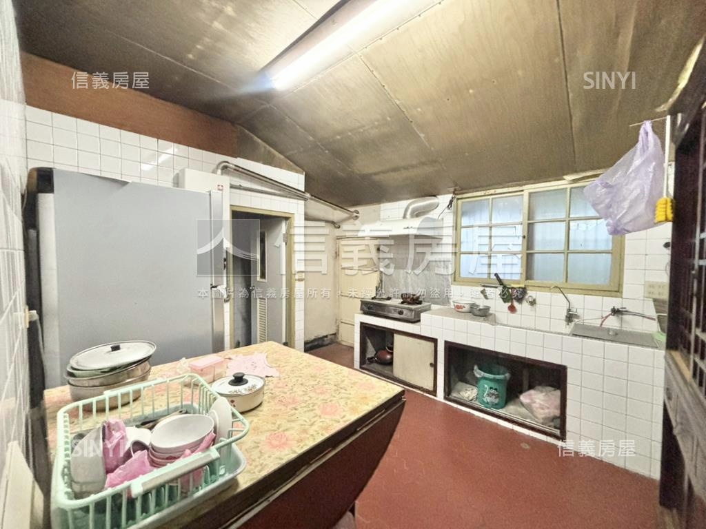 市區平房，約３７．８地坪房屋室內格局與周邊環境