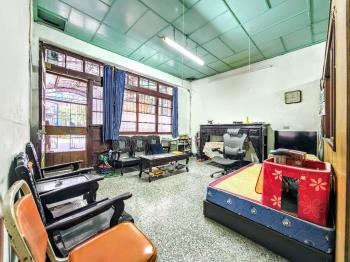 市區平房，約３７．８地坪