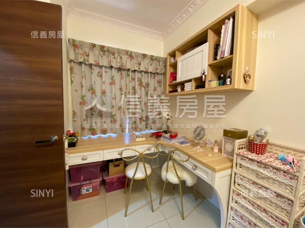 赫里翁臻愛美裝潢兩房車位房屋室內格局與周邊環境