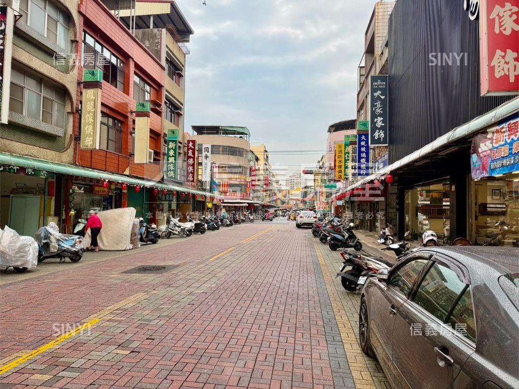 鳳山前後路雙門牌百坪透店房屋室內格局與周邊環境