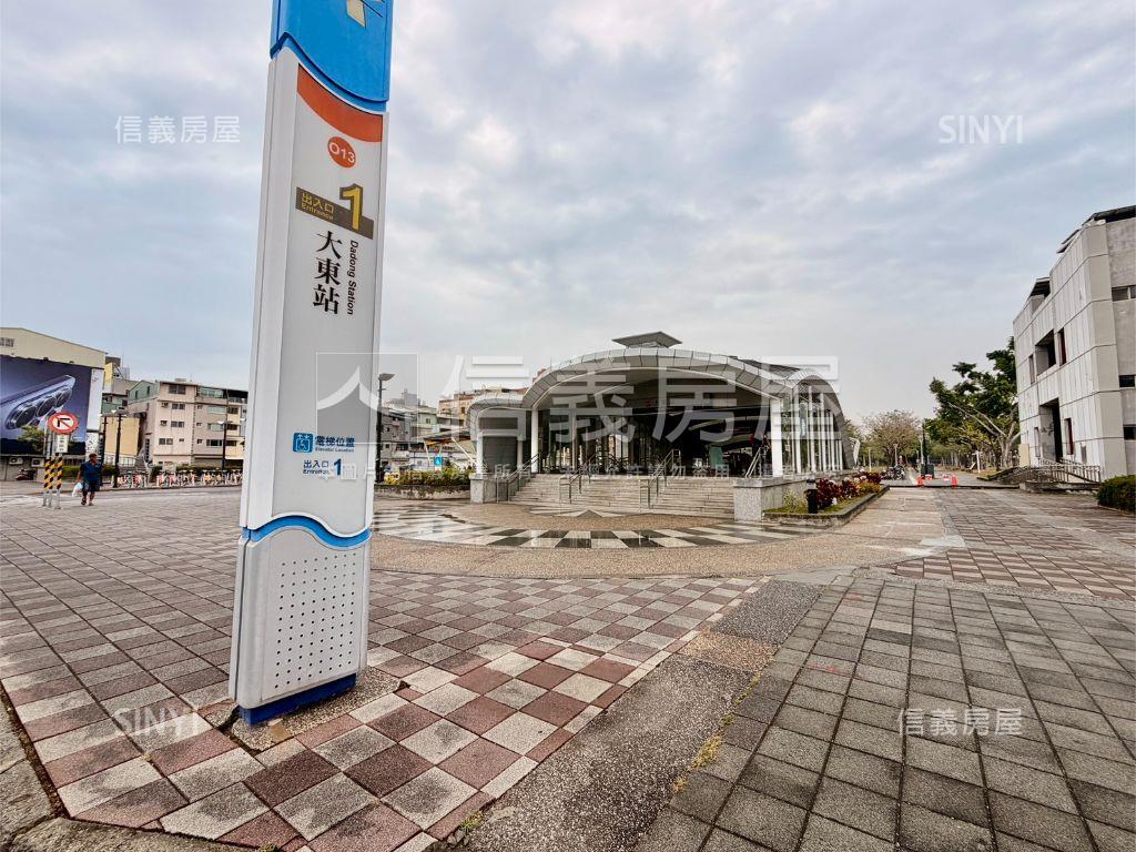 鳳山前後路雙門牌百坪透店房屋室內格局與周邊環境