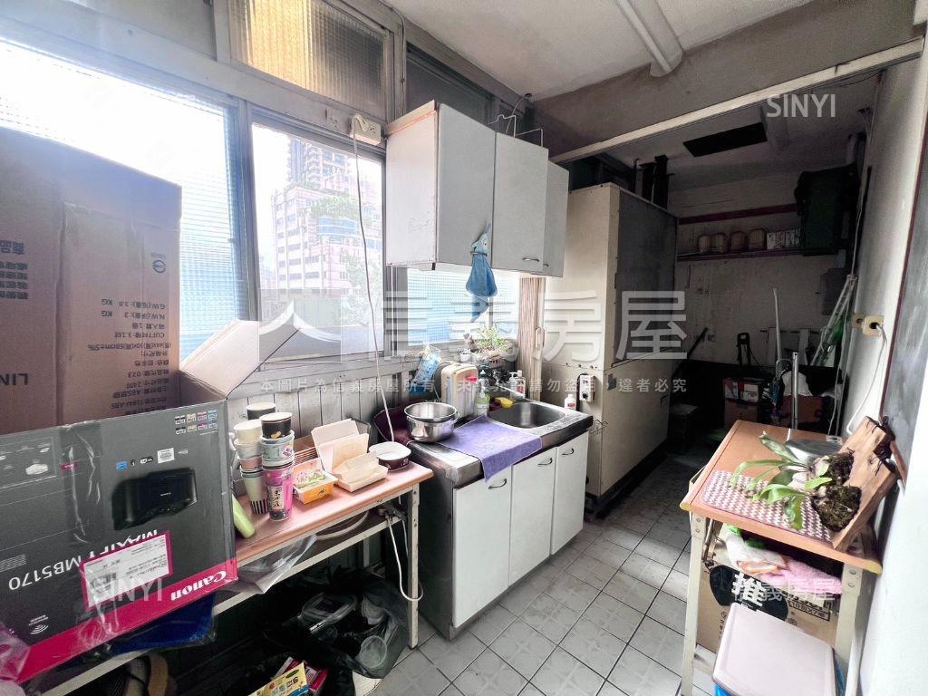 住辦兩用公園景觀美宅房屋室內格局與周邊環境