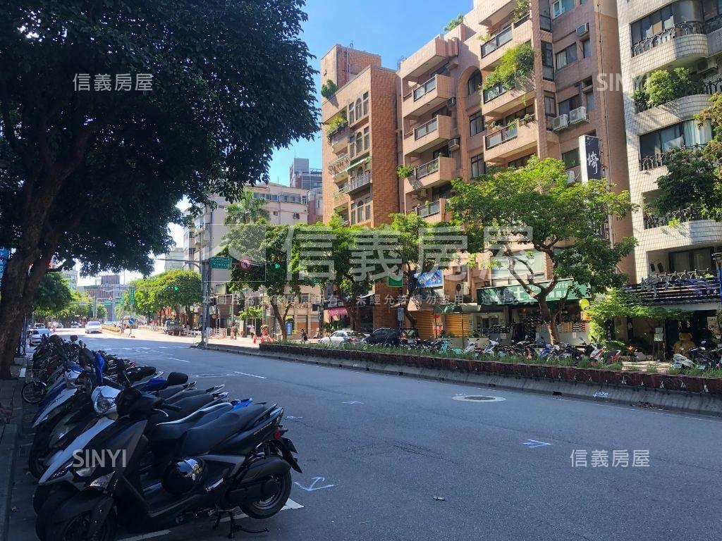 百貨商圈收租置產店面房屋室內格局與周邊環境
