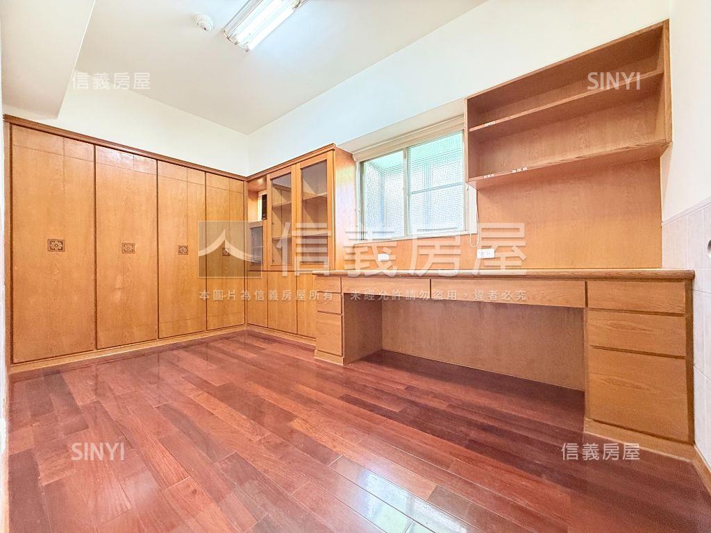 近鳳山火車站大三房平車房屋室內格局與周邊環境