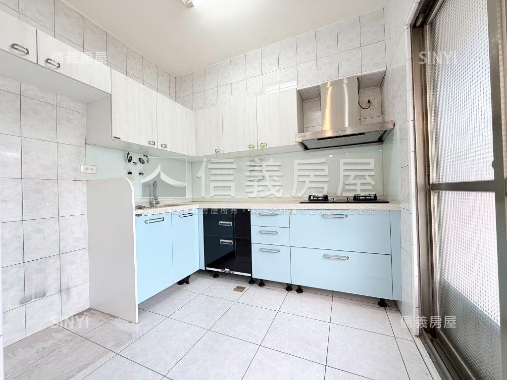 近鳳山火車站大三房平車房屋室內格局與周邊環境