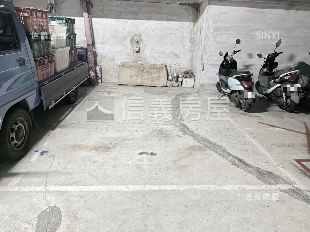 近鳳山火車站大三房平車房屋室內格局與周邊環境