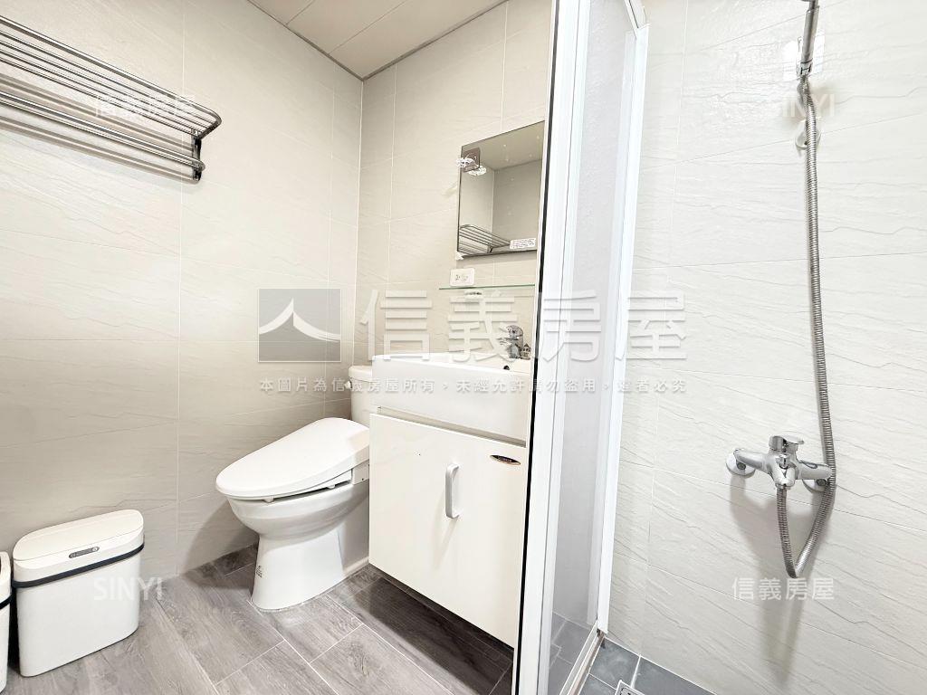 近鳳山火車站大三房平車房屋室內格局與周邊環境