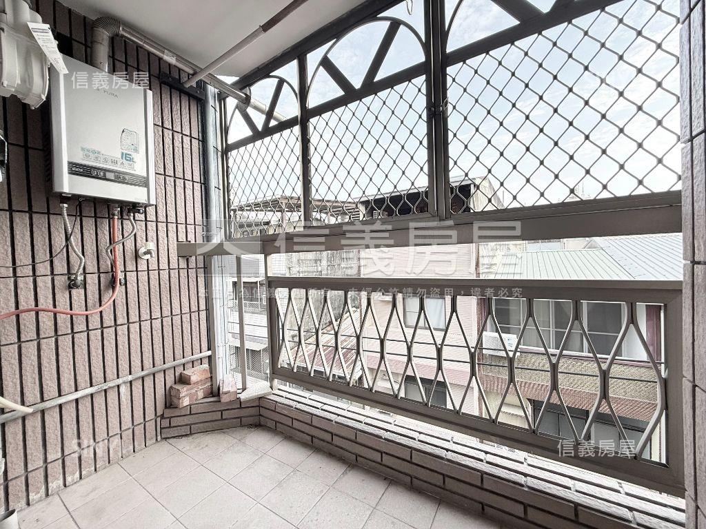 近鳳山火車站大三房平車房屋室內格局與周邊環境