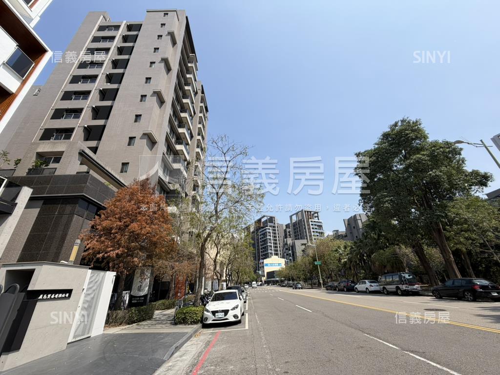 情定水蓮１３三房１車位房屋室內格局與周邊環境