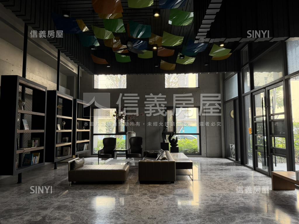 情定水蓮１３三房１車位房屋室內格局與周邊環境