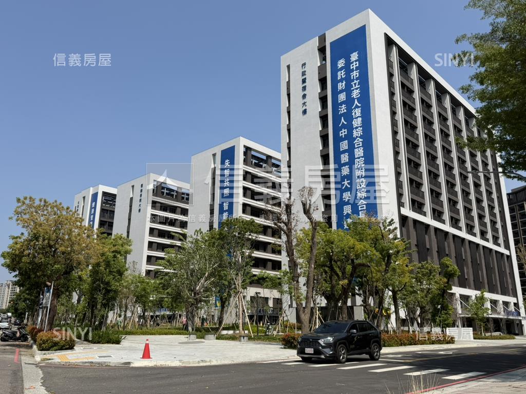 情定水蓮１３三房１車位房屋室內格局與周邊環境