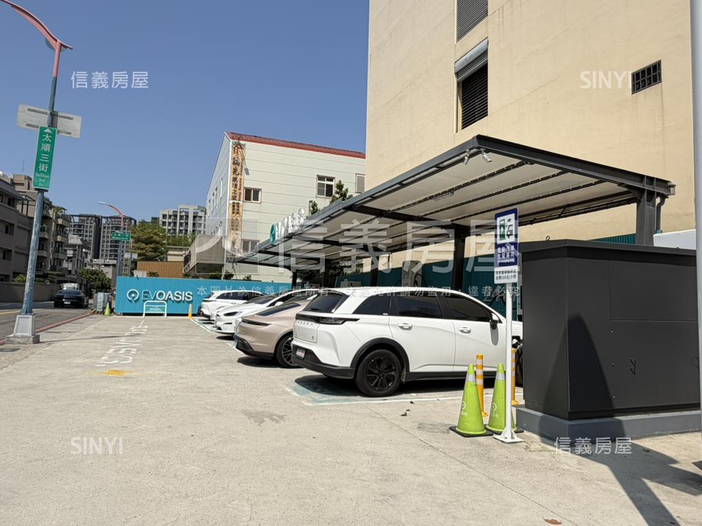 情定水蓮１３三房１車位房屋室內格局與周邊環境