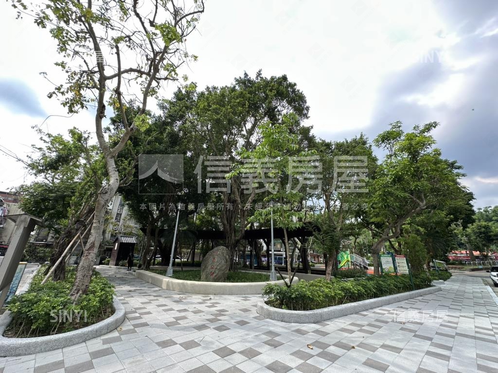 宏築信義Ａ１－１２Ｆ房屋室內格局與周邊環境
