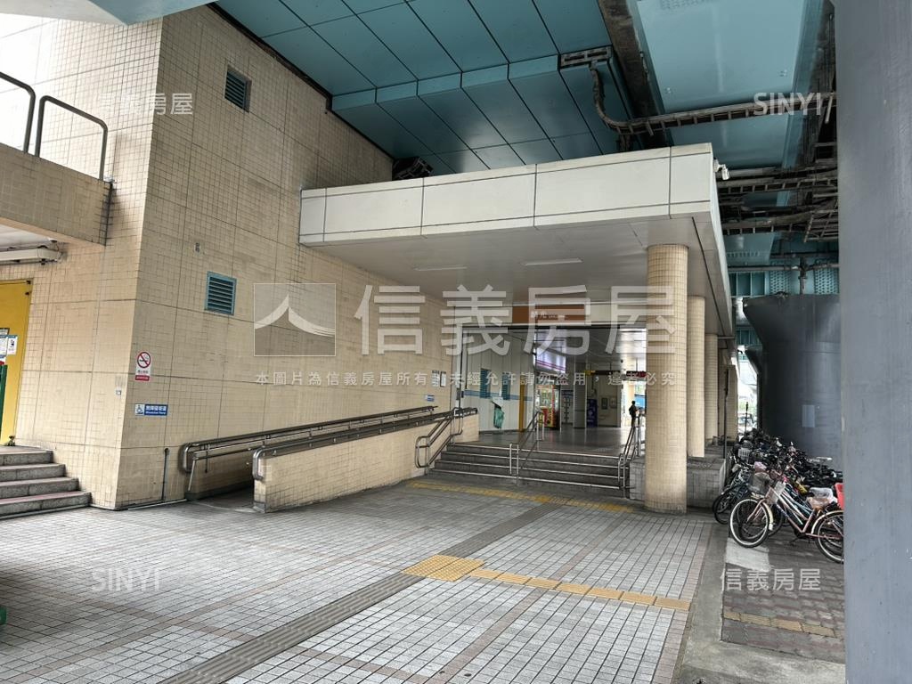 宏築信義Ａ１－１２Ｆ房屋室內格局與周邊環境