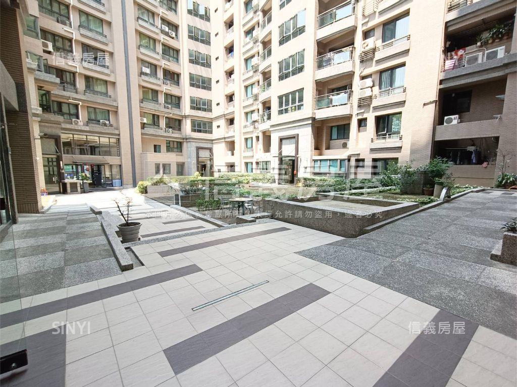 公園首排友友輕井澤美二房房屋室內格局與周邊環境