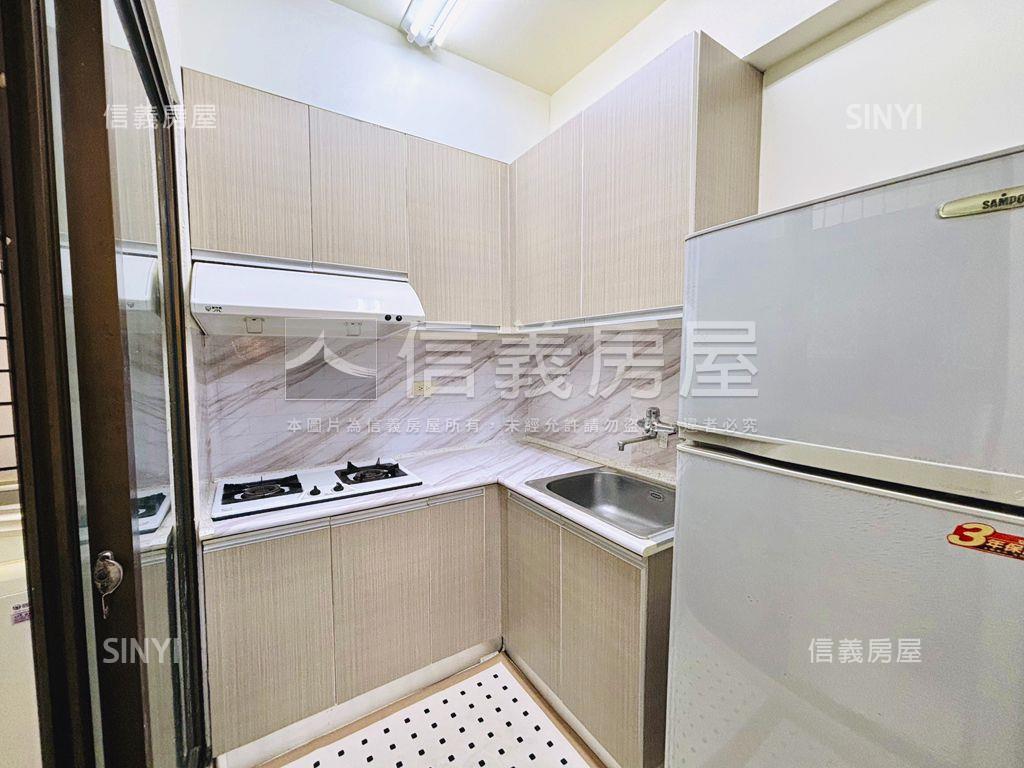 雙鐵共構松竹國小裝潢三房房屋室內格局與周邊環境