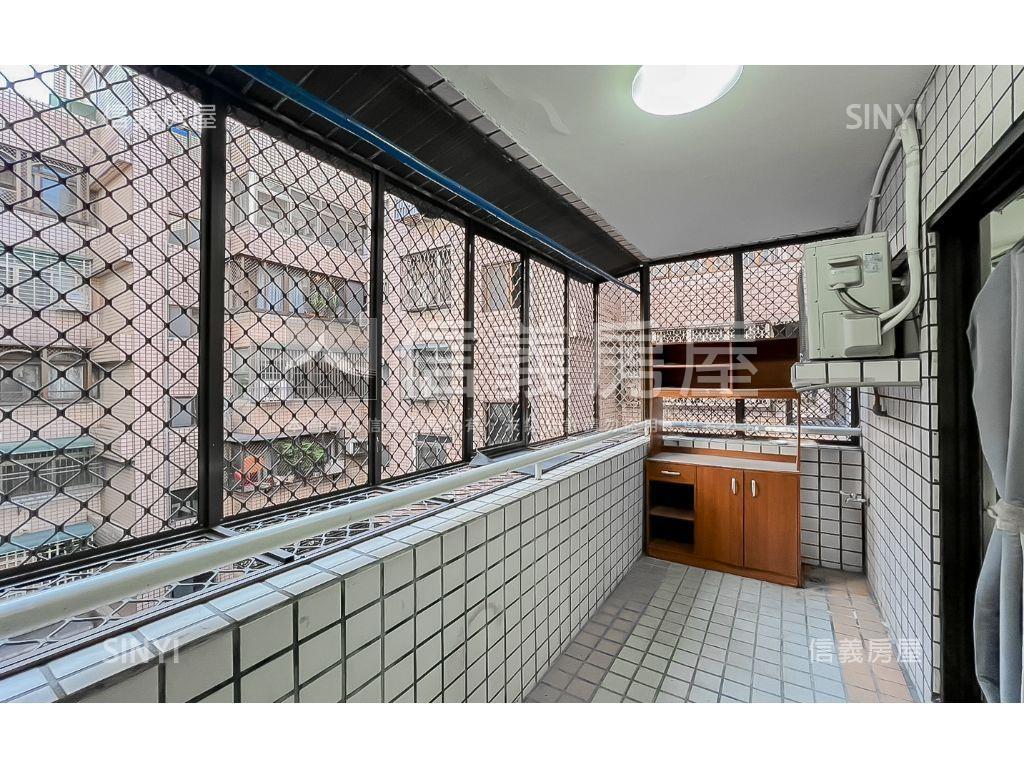 雙鐵共構松竹國小裝潢三房房屋室內格局與周邊環境