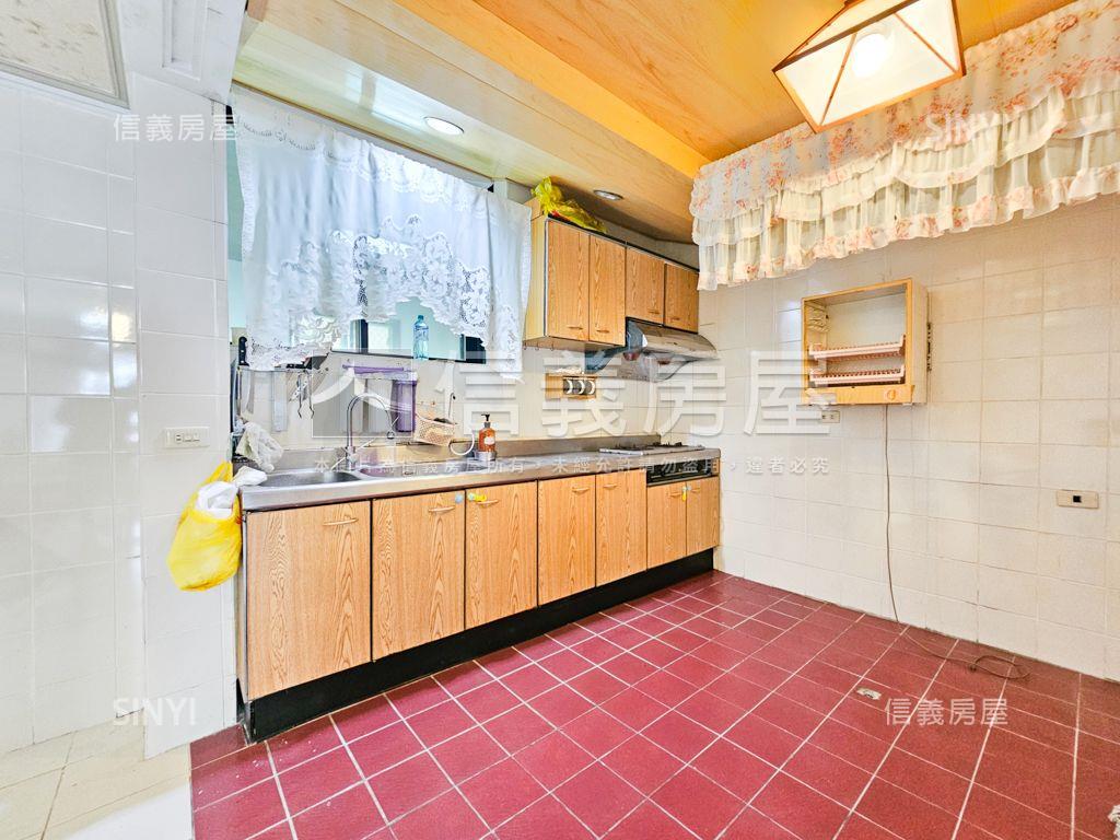 陽光山林幽靜深遠美透天房屋室內格局與周邊環境