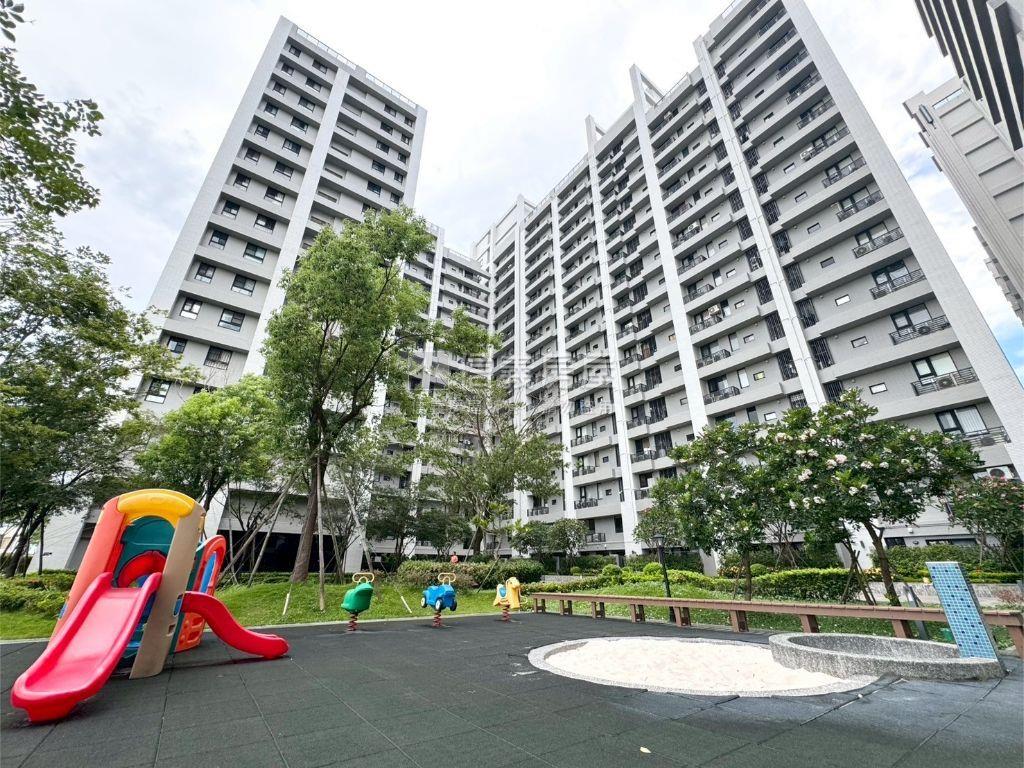 新市鎮小資２房車位房屋室內格局與周邊環境