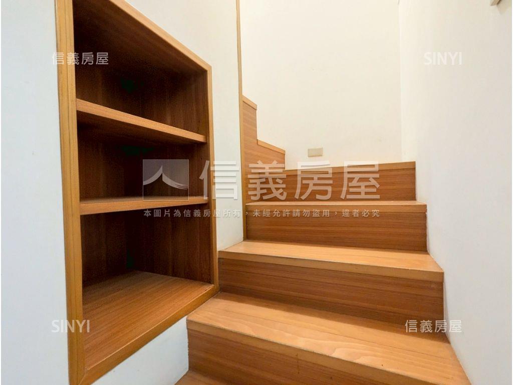 紅樹林ＣＡＳＡ含車位房屋室內格局與周邊環境