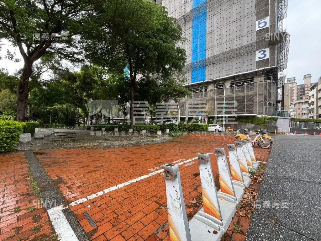 達麗冶翠３房充電樁平車房屋室內格局與周邊環境