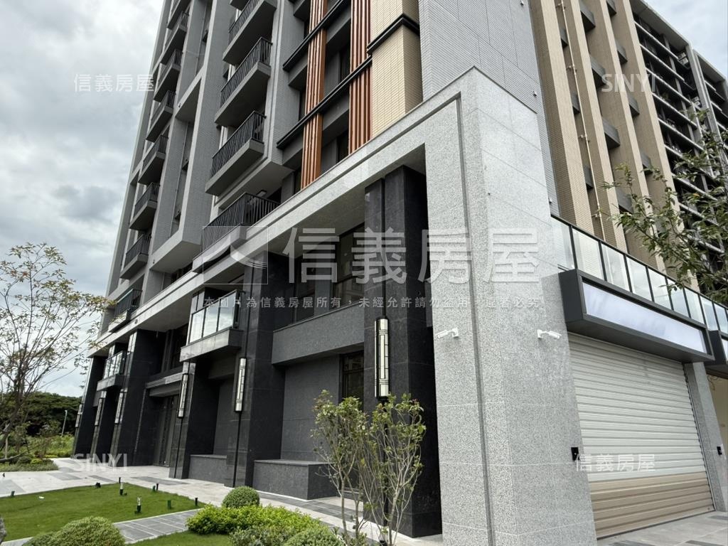 鳳鳴重劃區三房車位房屋室內格局與周邊環境