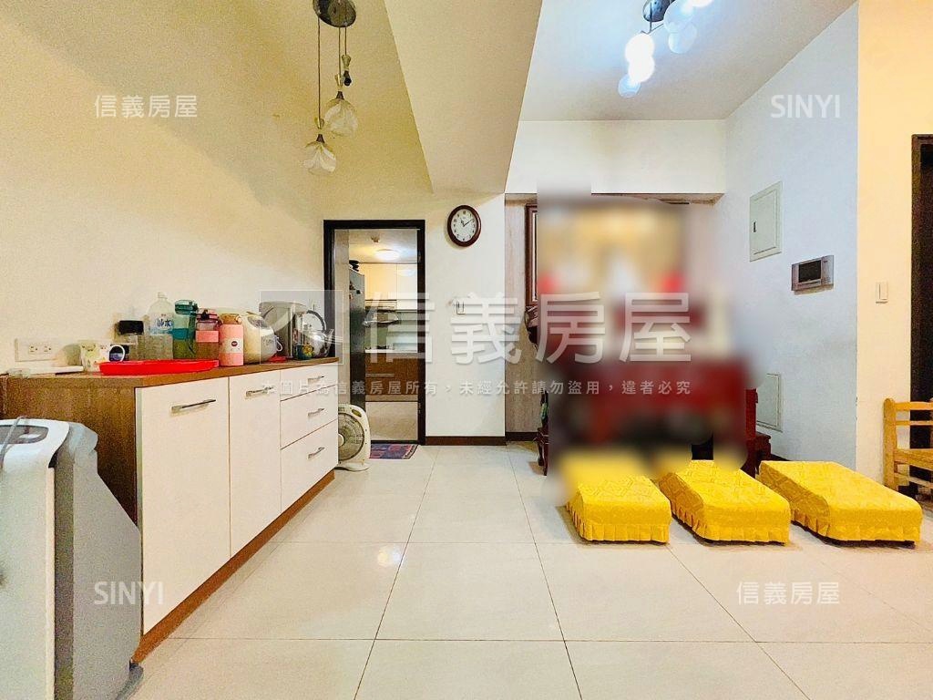 鳳翔邊間臻美峰景房屋室內格局與周邊環境