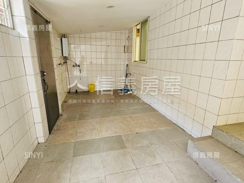 南京三民★捷運一樓房屋室內格局與周邊環境