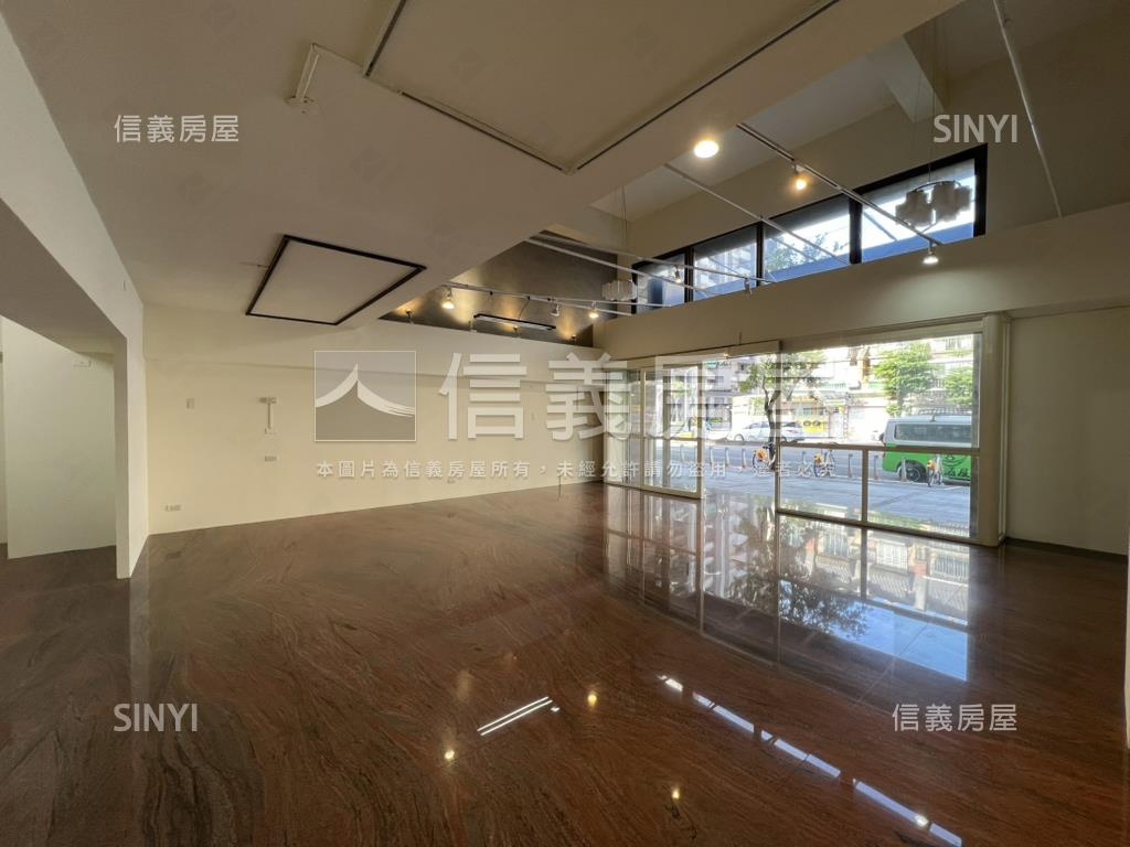 水蓮３鄰路店面。大器房屋室內格局與周邊環境
