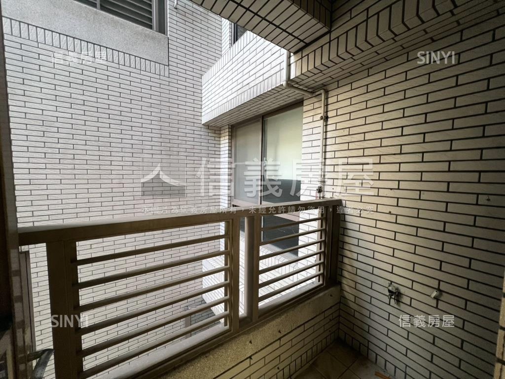 水蓮３鄰路店面。大器房屋室內格局與周邊環境