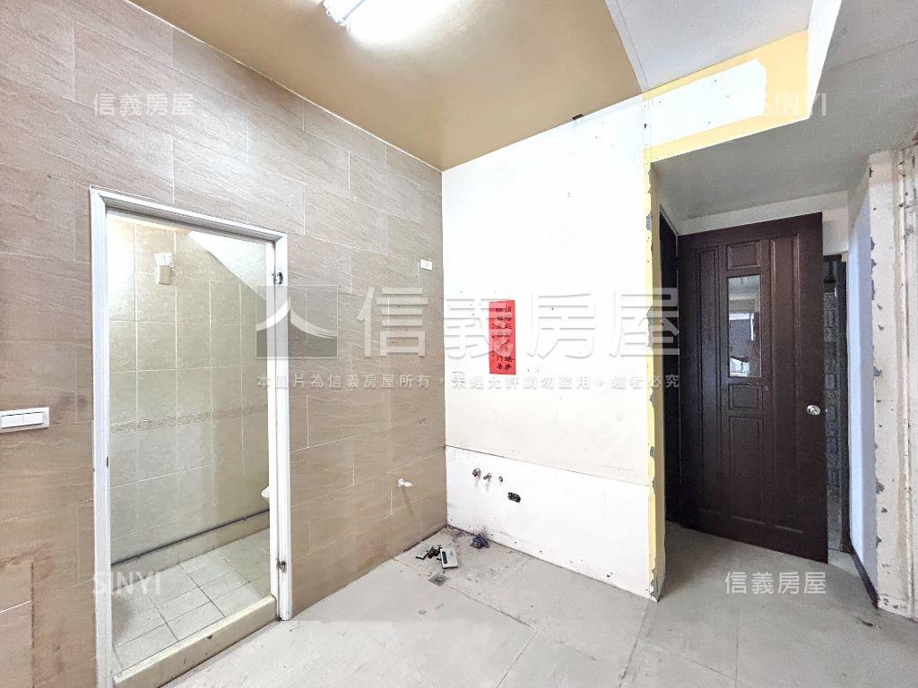 薇風廣場角間透店獨立車位房屋室內格局與周邊環境