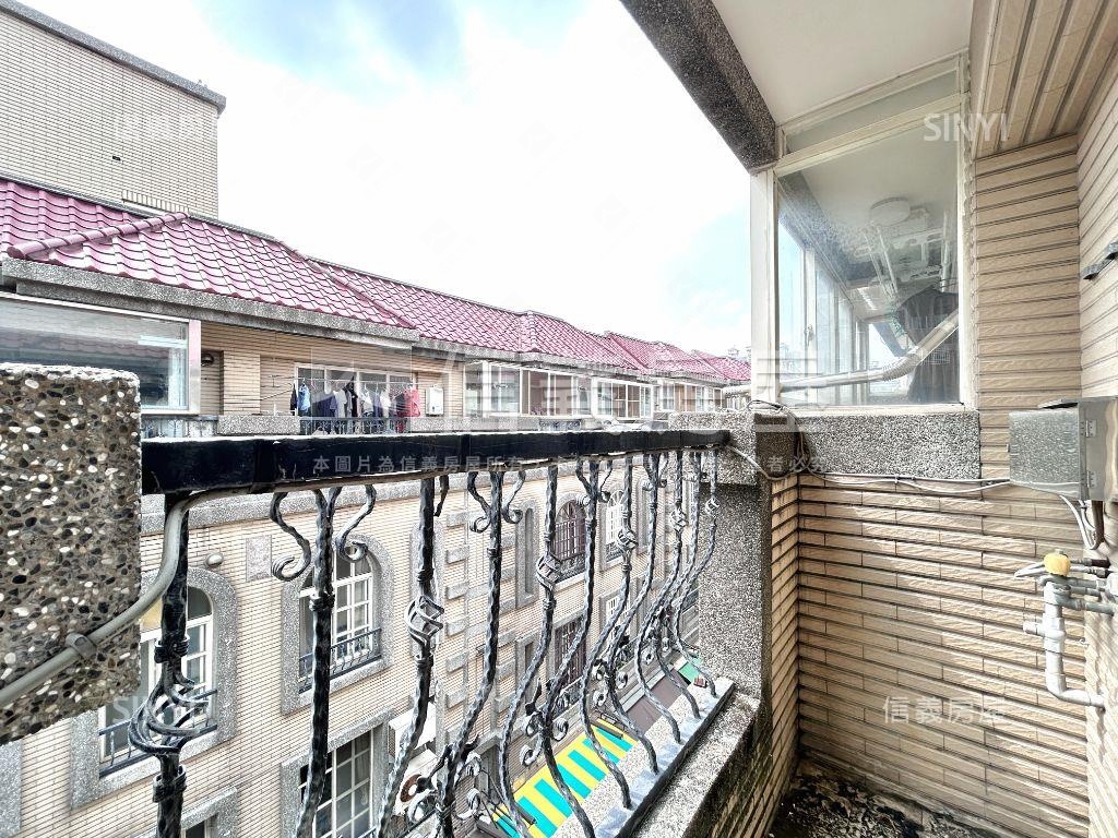 薇風廣場角間透店獨立車位房屋室內格局與周邊環境