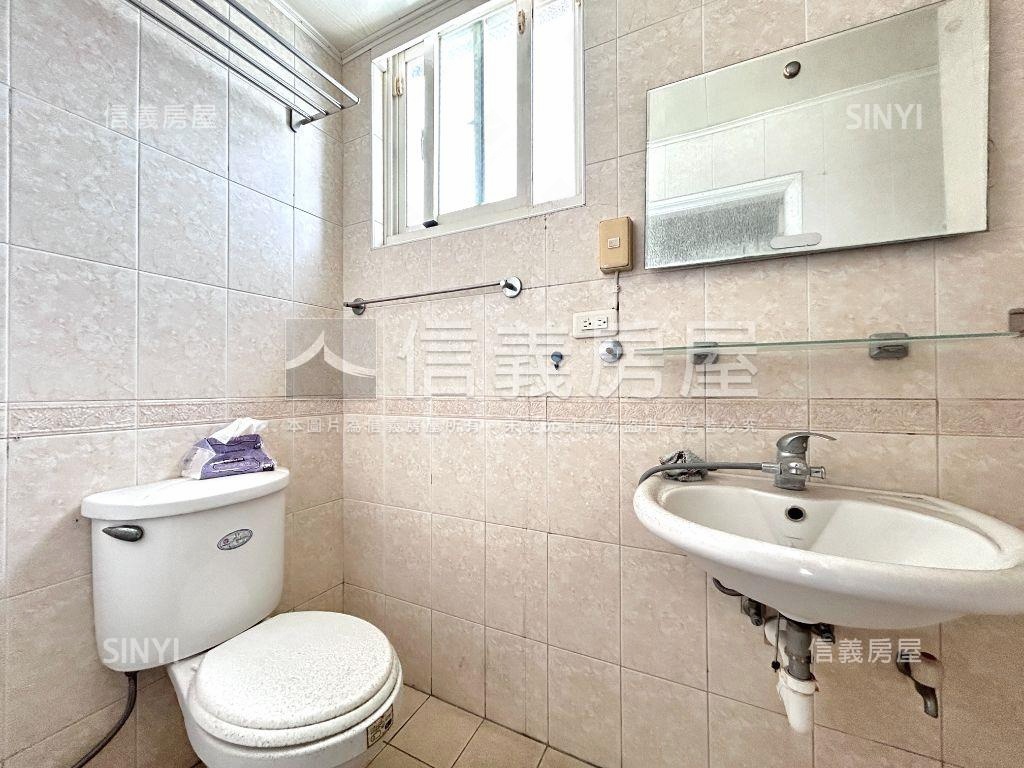 薇風廣場角間透店獨立車位房屋室內格局與周邊環境