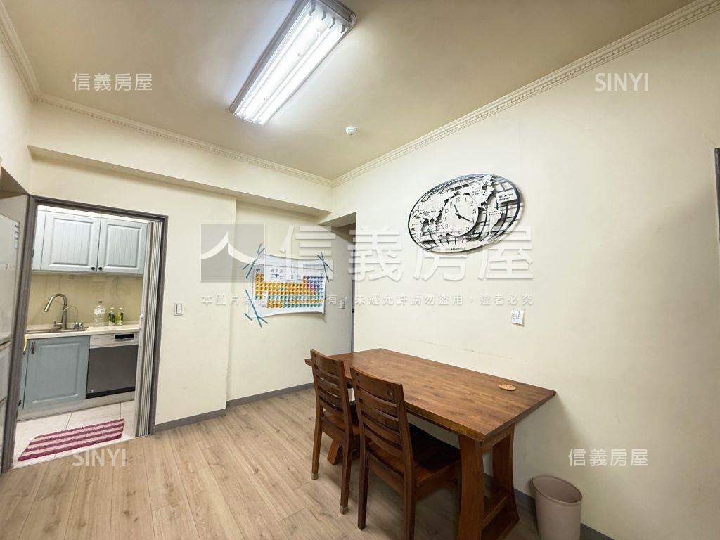 河堤首排樹海景觀四房平車房屋室內格局與周邊環境