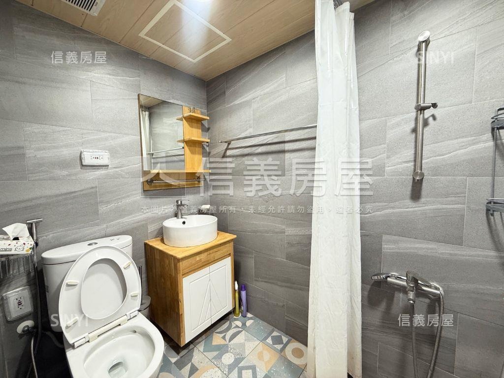 河堤首排樹海景觀四房平車房屋室內格局與周邊環境