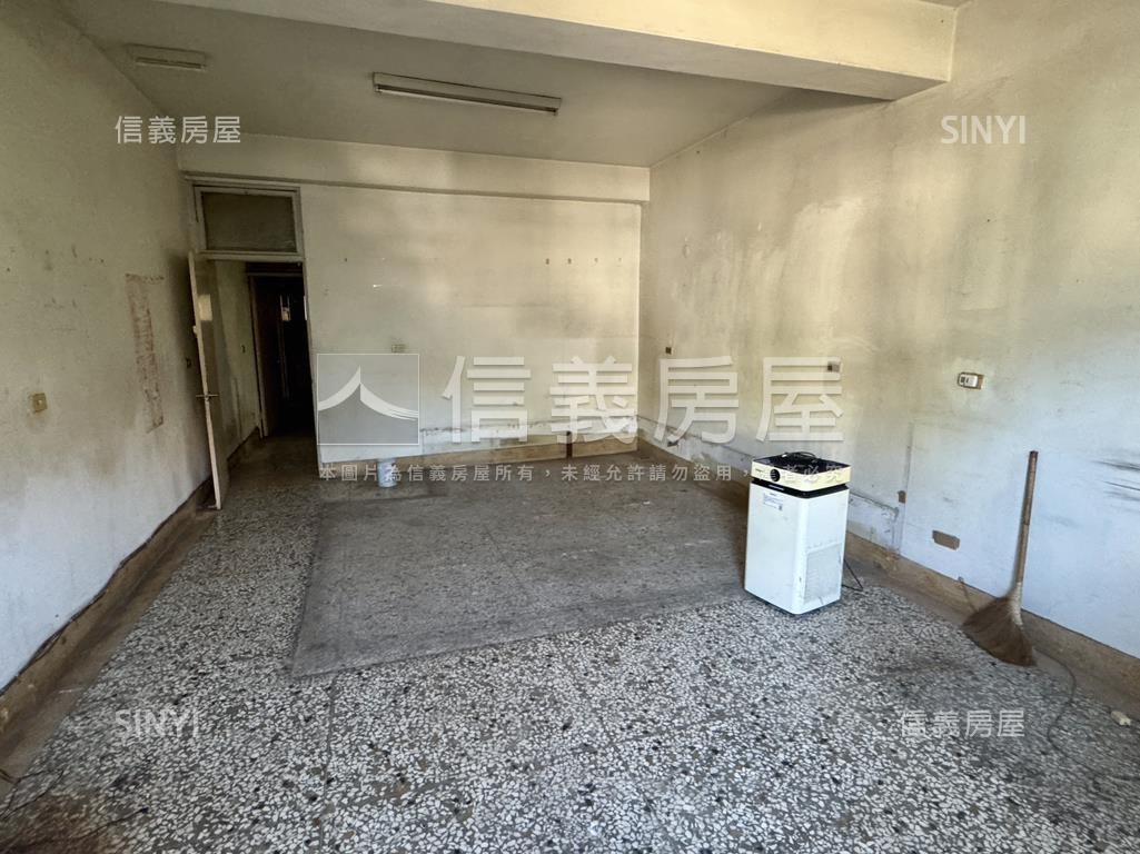 正國光路透店房屋室內格局與周邊環境