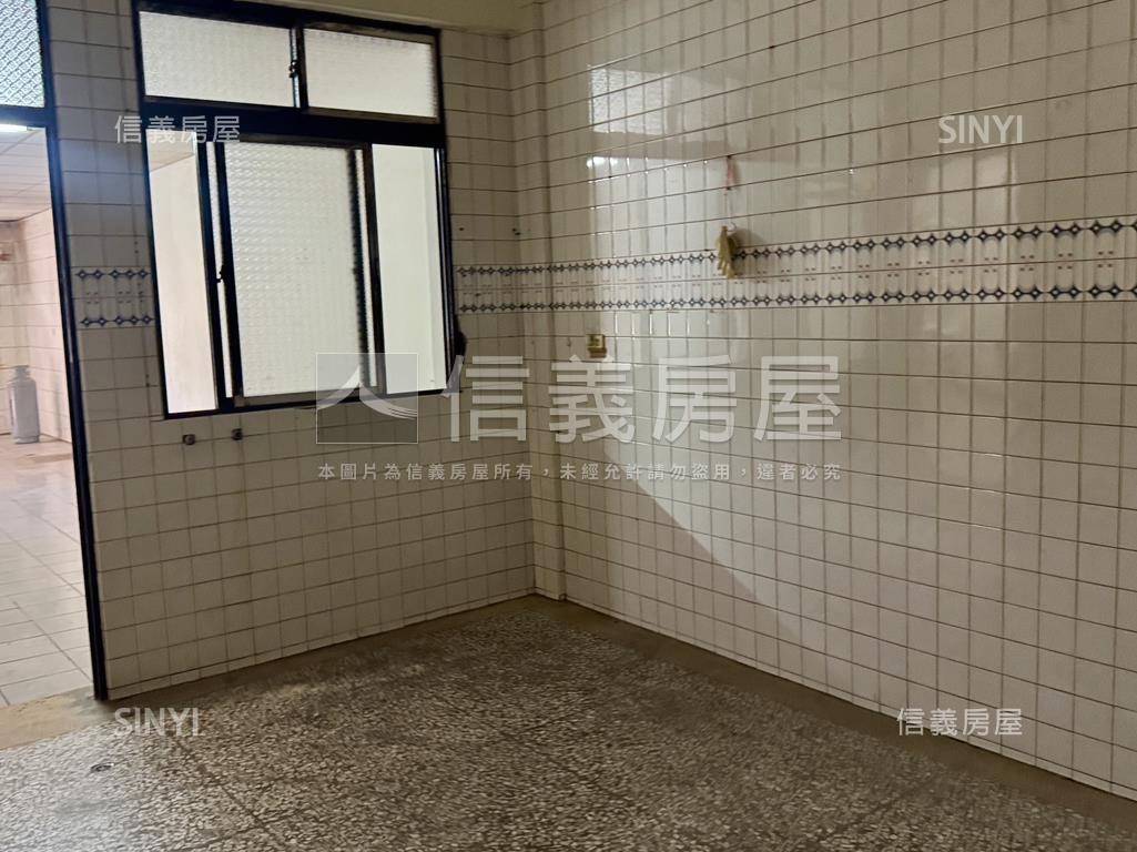 正國光路透店房屋室內格局與周邊環境