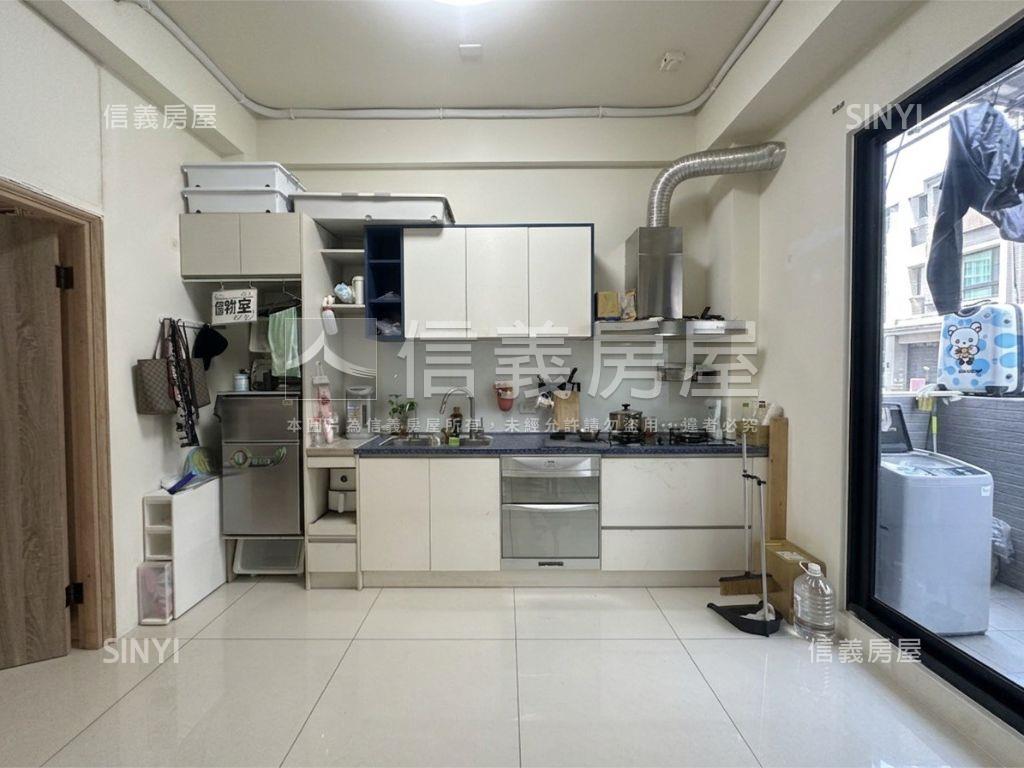 近北區約五年雙車透天房屋室內格局與周邊環境