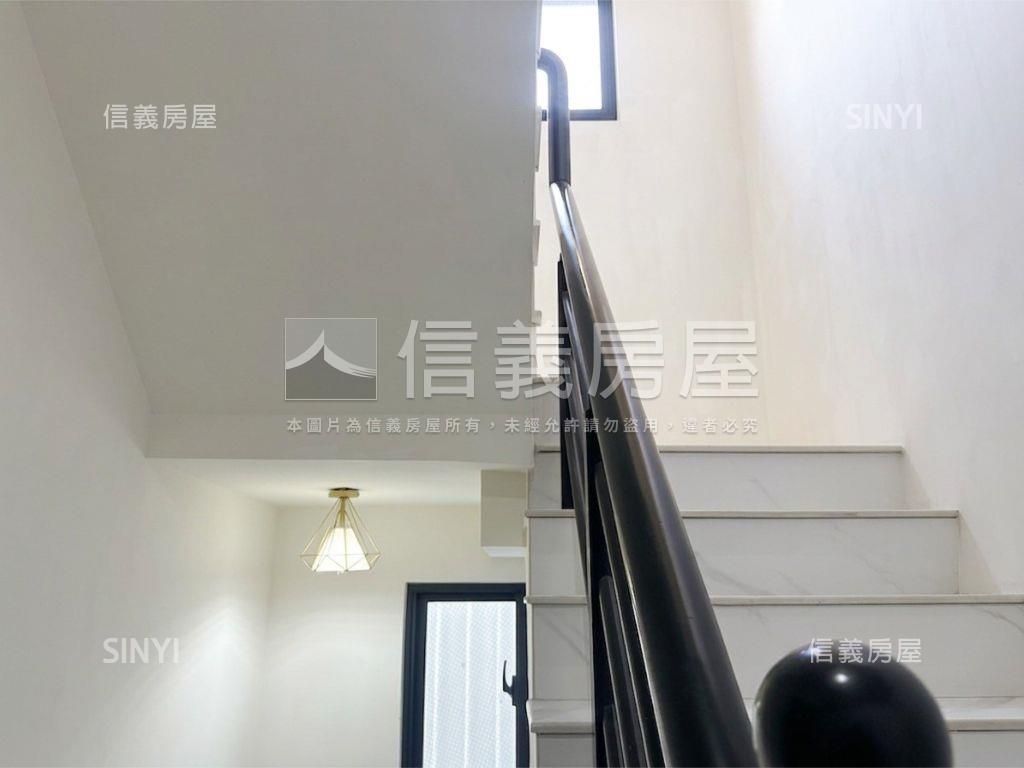 近北區約五年雙車透天房屋室內格局與周邊環境