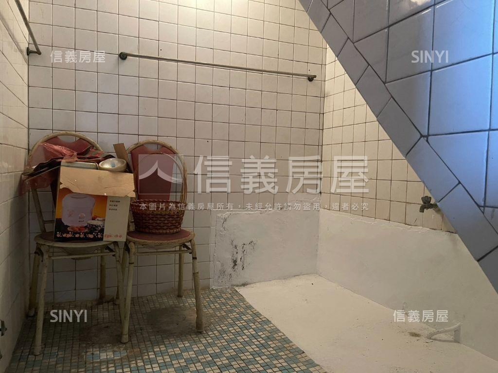 公園路小資透天房屋室內格局與周邊環境