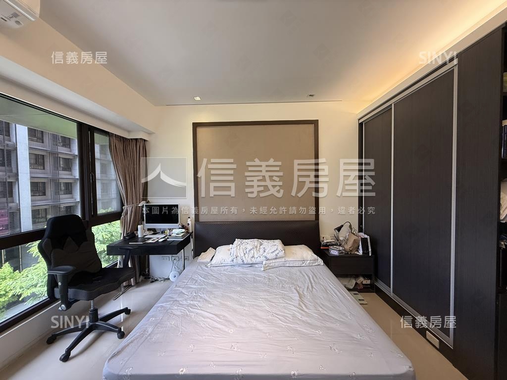 紐約二期前後陽台四房車位房屋室內格局與周邊環境