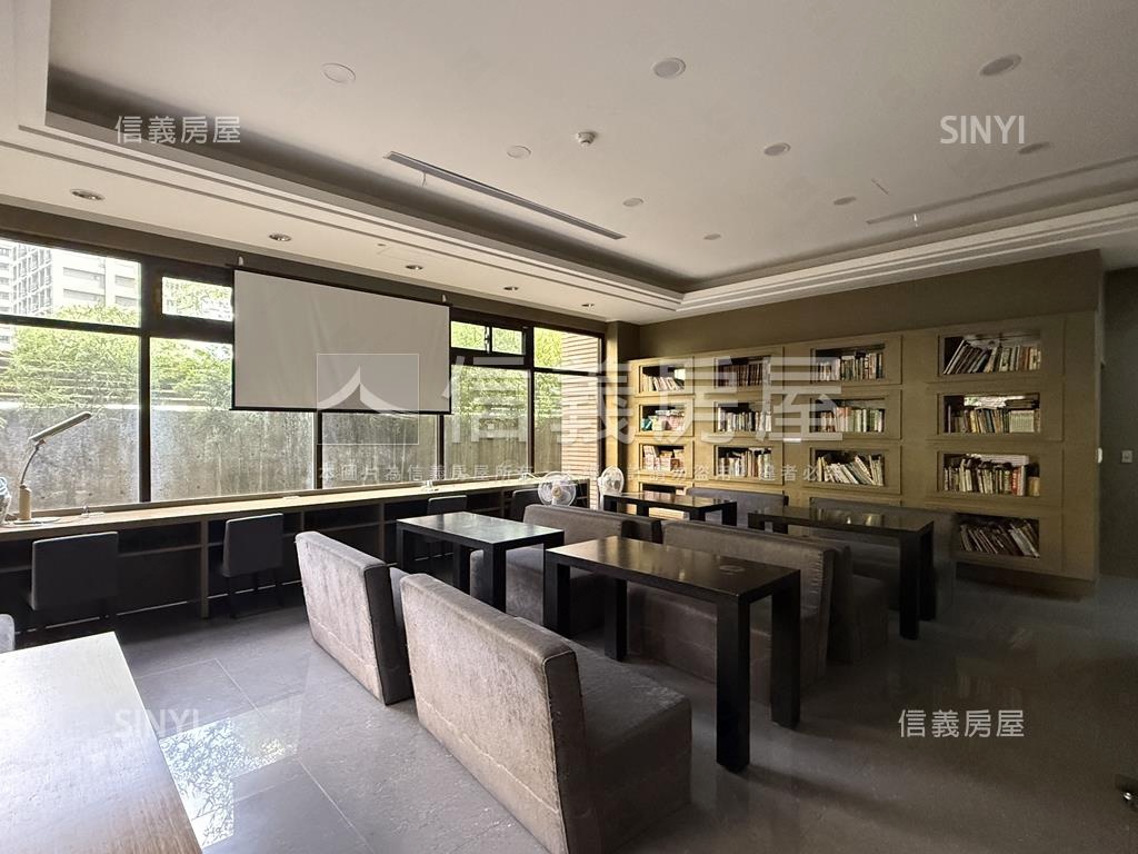 紐約二期前後陽台四房車位房屋室內格局與周邊環境