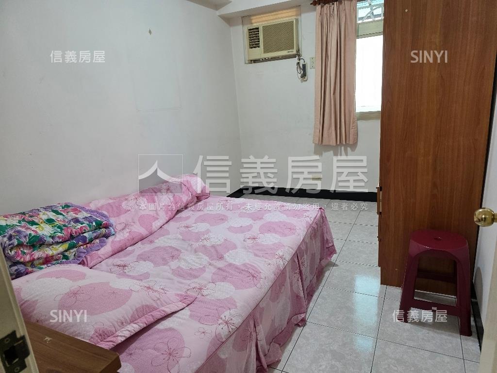 成名大廈大四房坡平車位房屋室內格局與周邊環境