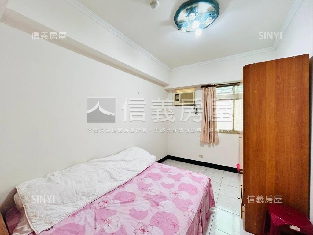 成名大廈大四房坡平車位房屋室內格局與周邊環境