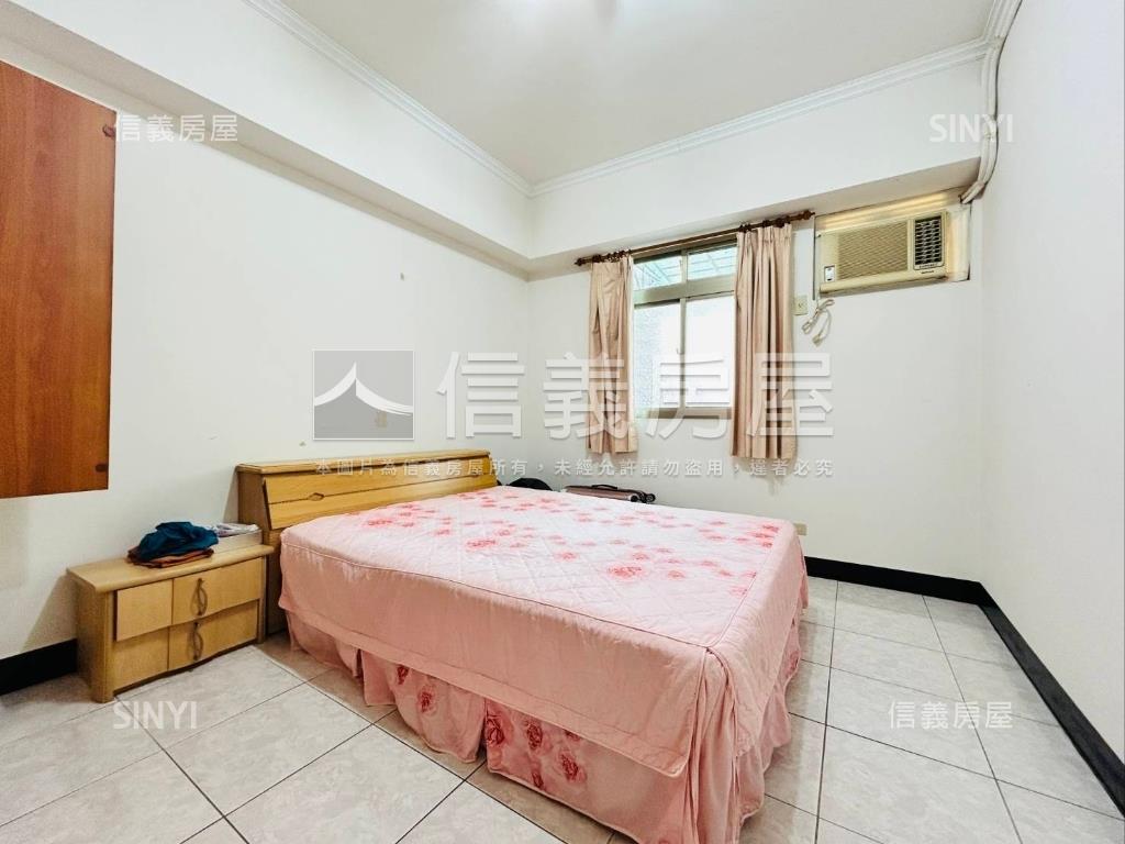 成名大廈大四房坡平車位房屋室內格局與周邊環境