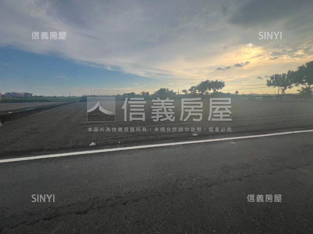 美濃龍山街開心農場房屋室內格局與周邊環境