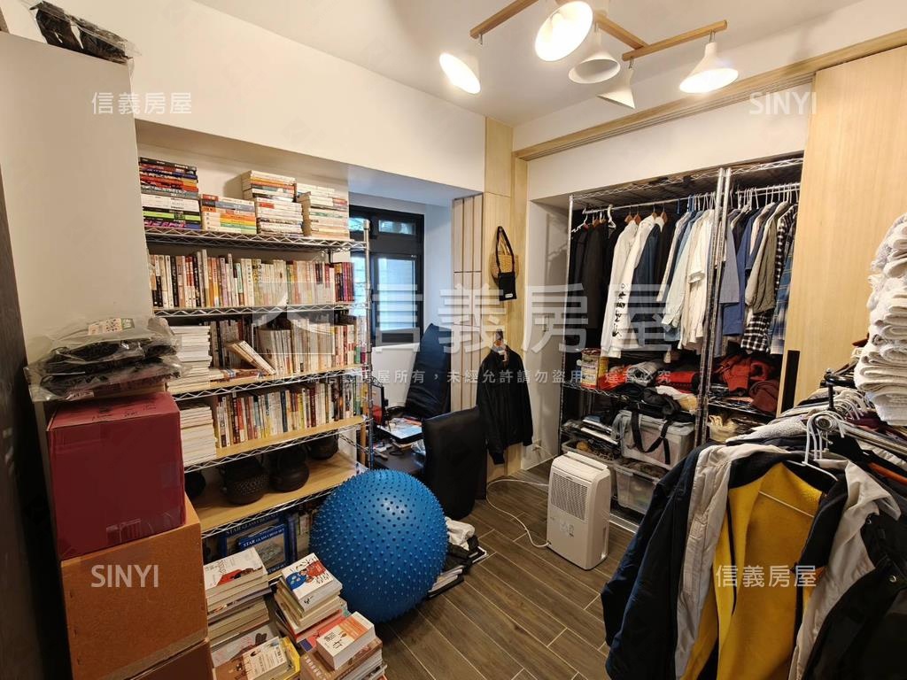 時代精美電梯三房工業風房屋室內格局與周邊環境