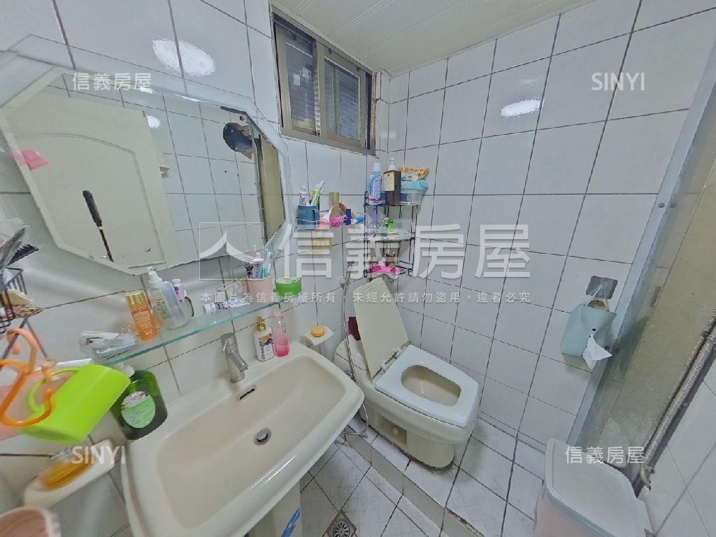 近新和國小捷運旁雙層小品房屋室內格局與周邊環境