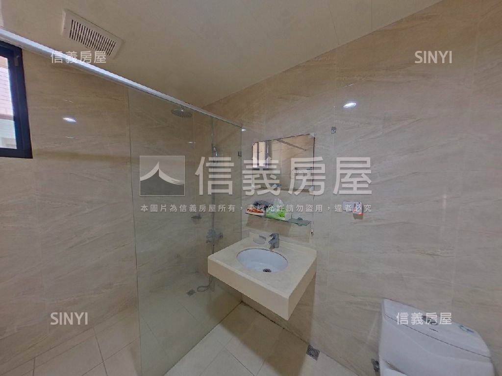 高坪面寬質感並排車墅房屋室內格局與周邊環境