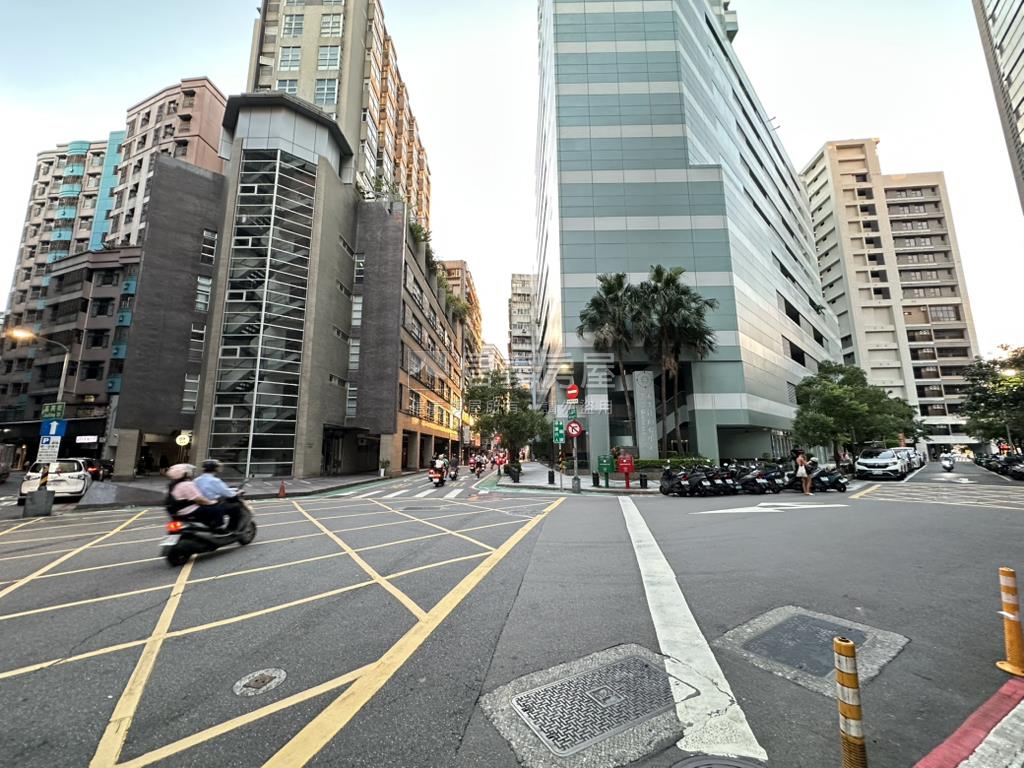 太平洋商務中心商用小辦公房屋室內格局與周邊環境